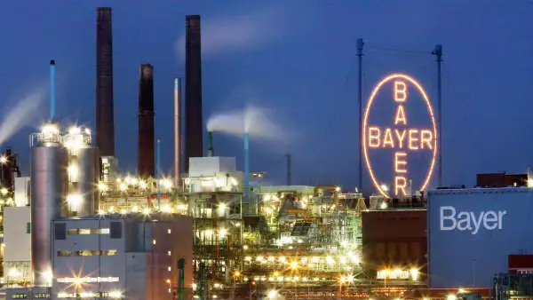 El grupo de medicamentos Bayer busca hacerse de la mayor compañía de semillas en el mundo.