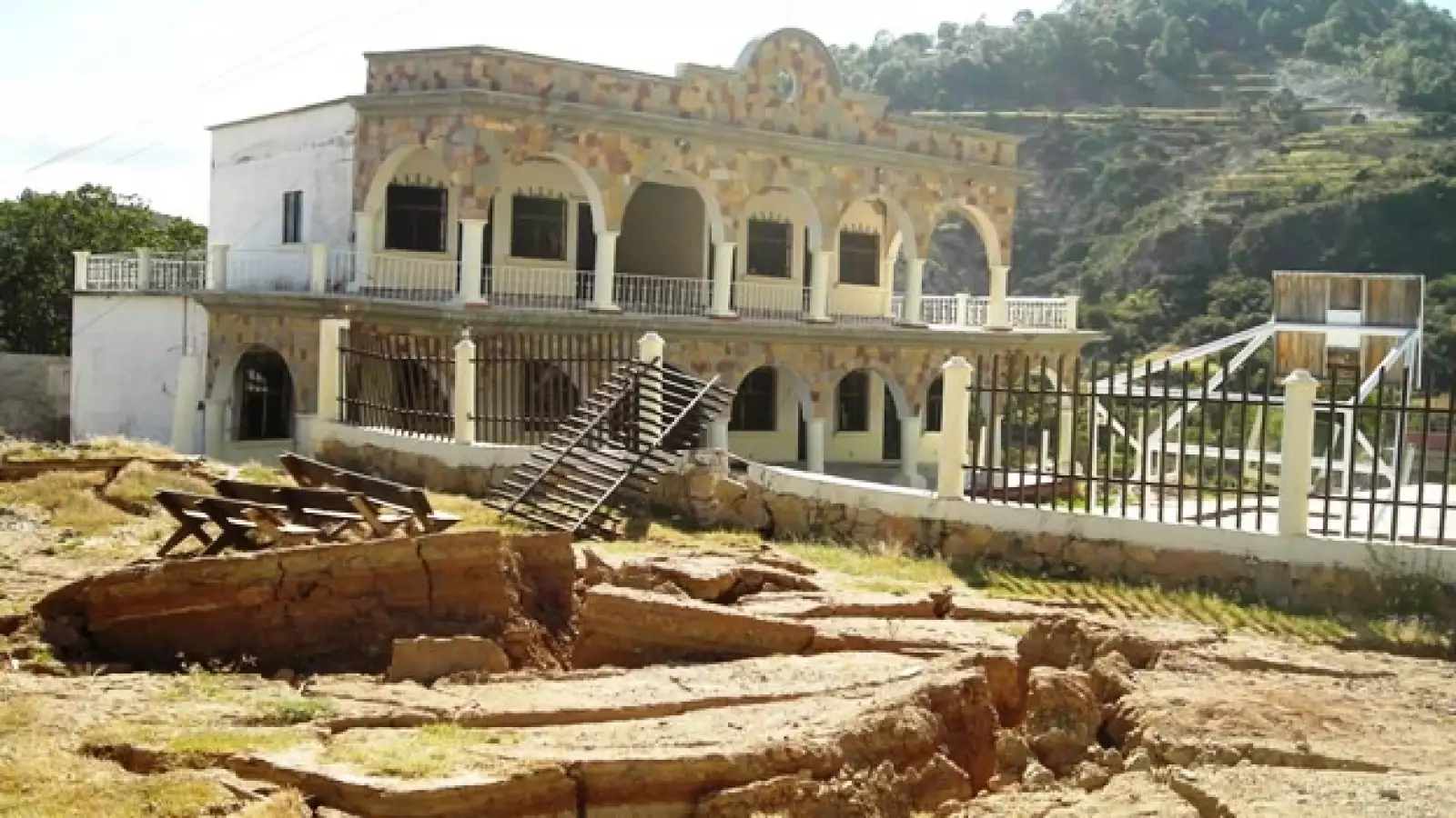 Mitlatongo falla geológica