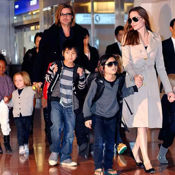 La familia Pitt-Jolie: integrada por los actores y los pequeños Maddox, Pax, Zahara, Shiloh, Vivienne y Knox.