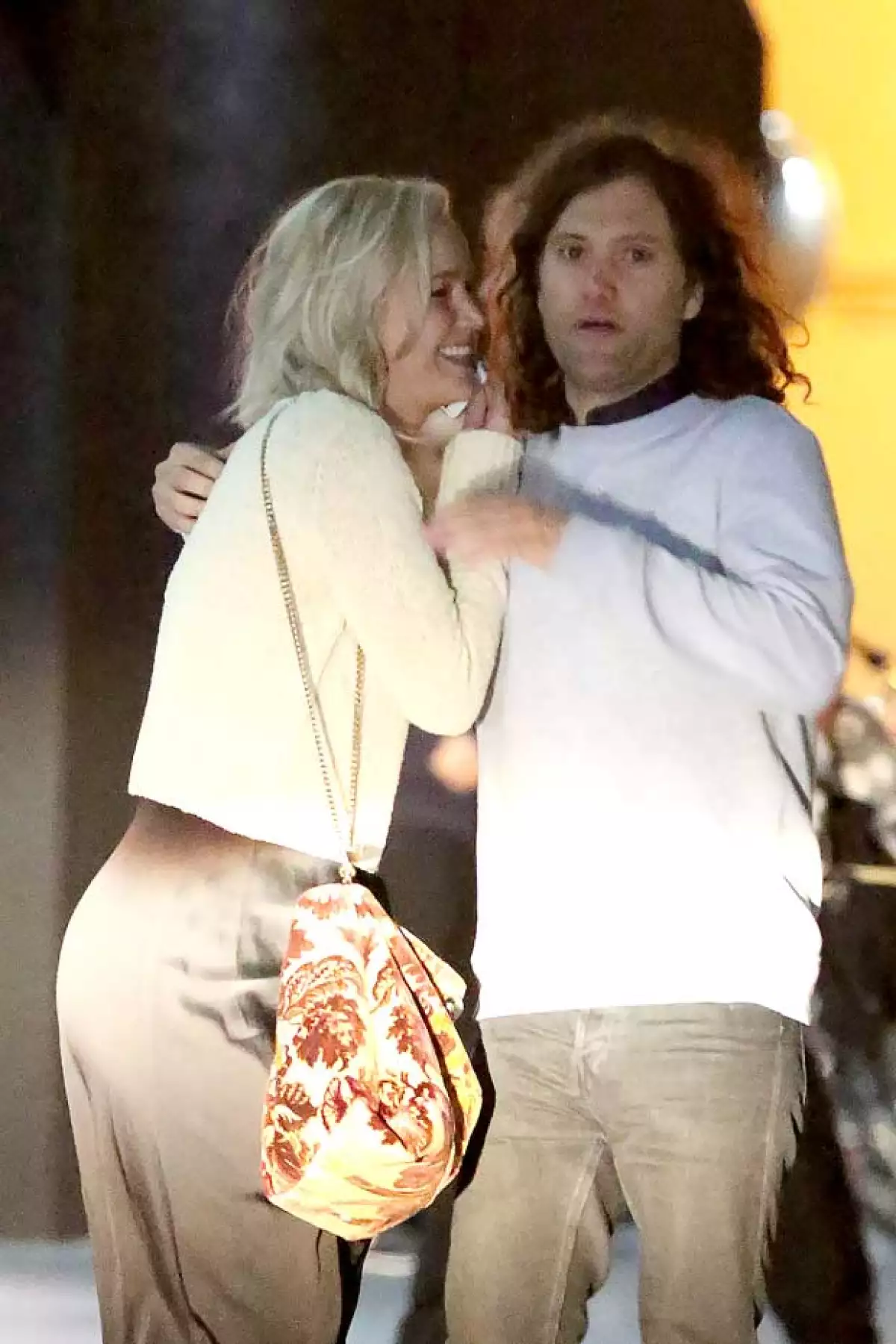 Después de haber mantenido una relación con Chris Martin, esta imagen hizo que se especulara que la actriz tenía un nuevo romance.
