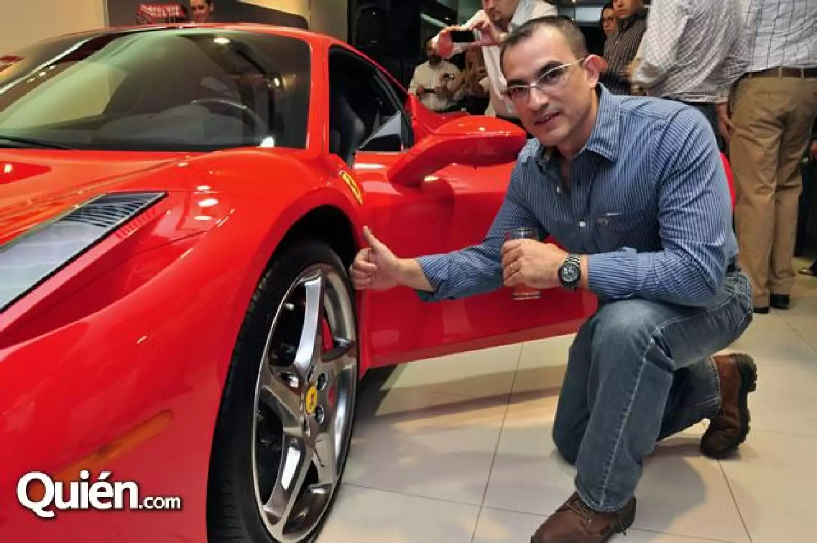 Presentaci?el Ferrari 458