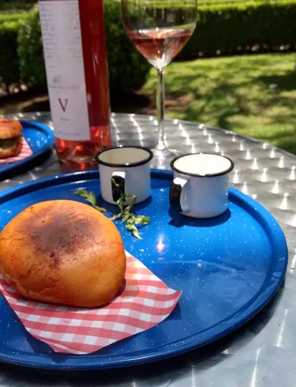 Pambazo de pulpo y chorizo