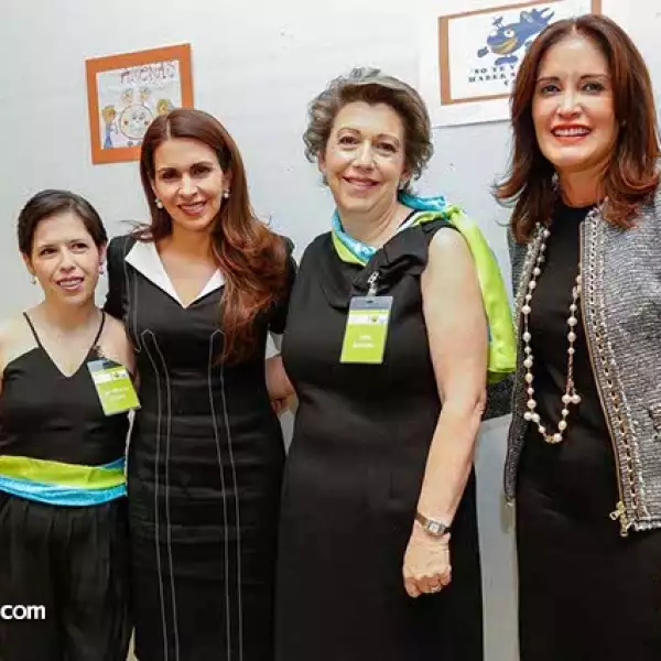 Julia Niño de Rivera,María Carolina Viggiano,Julia Borbolla y Guadalupe Romero de Olvera.