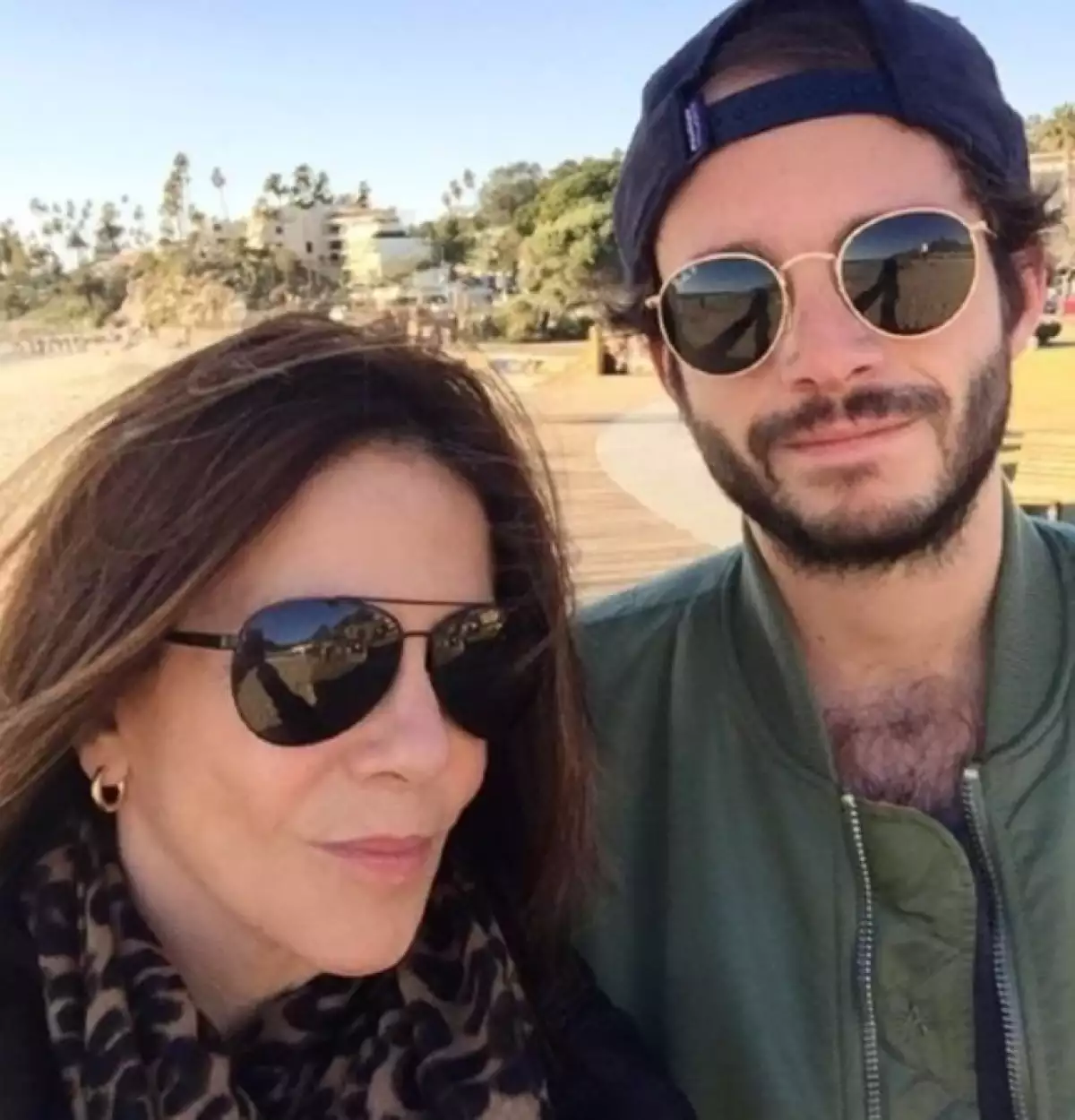 rebecca-jones-maximiliano-hijo