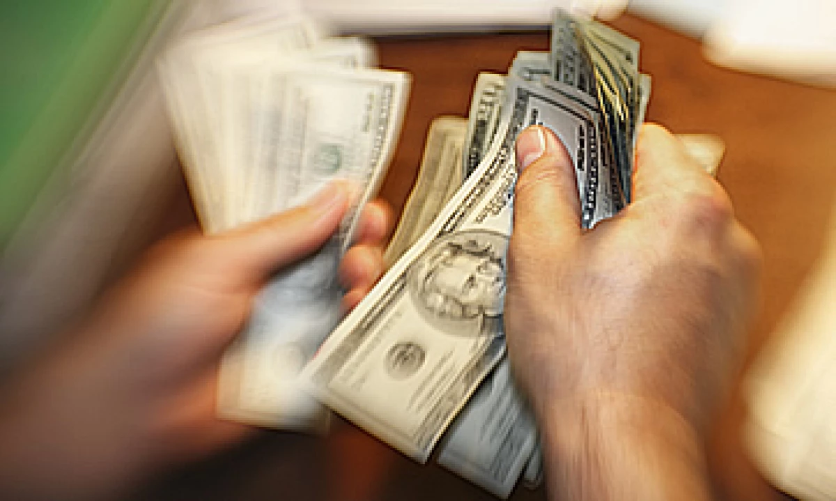 Banco Base estima que el tipo de cambio podría oscilar este jueves en un rango de entre 12.73 y 12.82 pesos por dólar. (Foto: Getty Images)