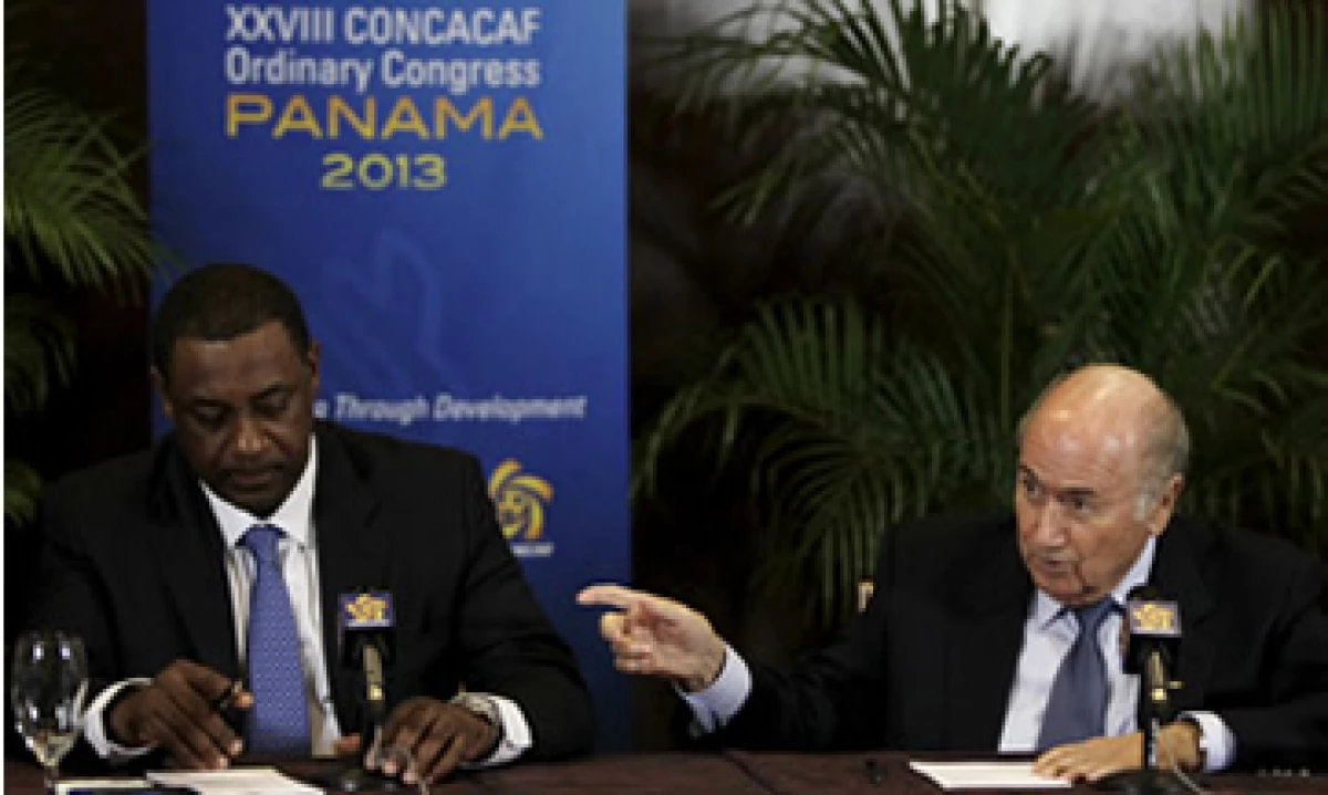 Jeffrey Web (izq.), vicepresidente de la FIFA, fue también arrestado. (Foto: Reuters)