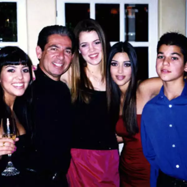 Rob George Kardashian y sus hijos, casi todos adolescentes.