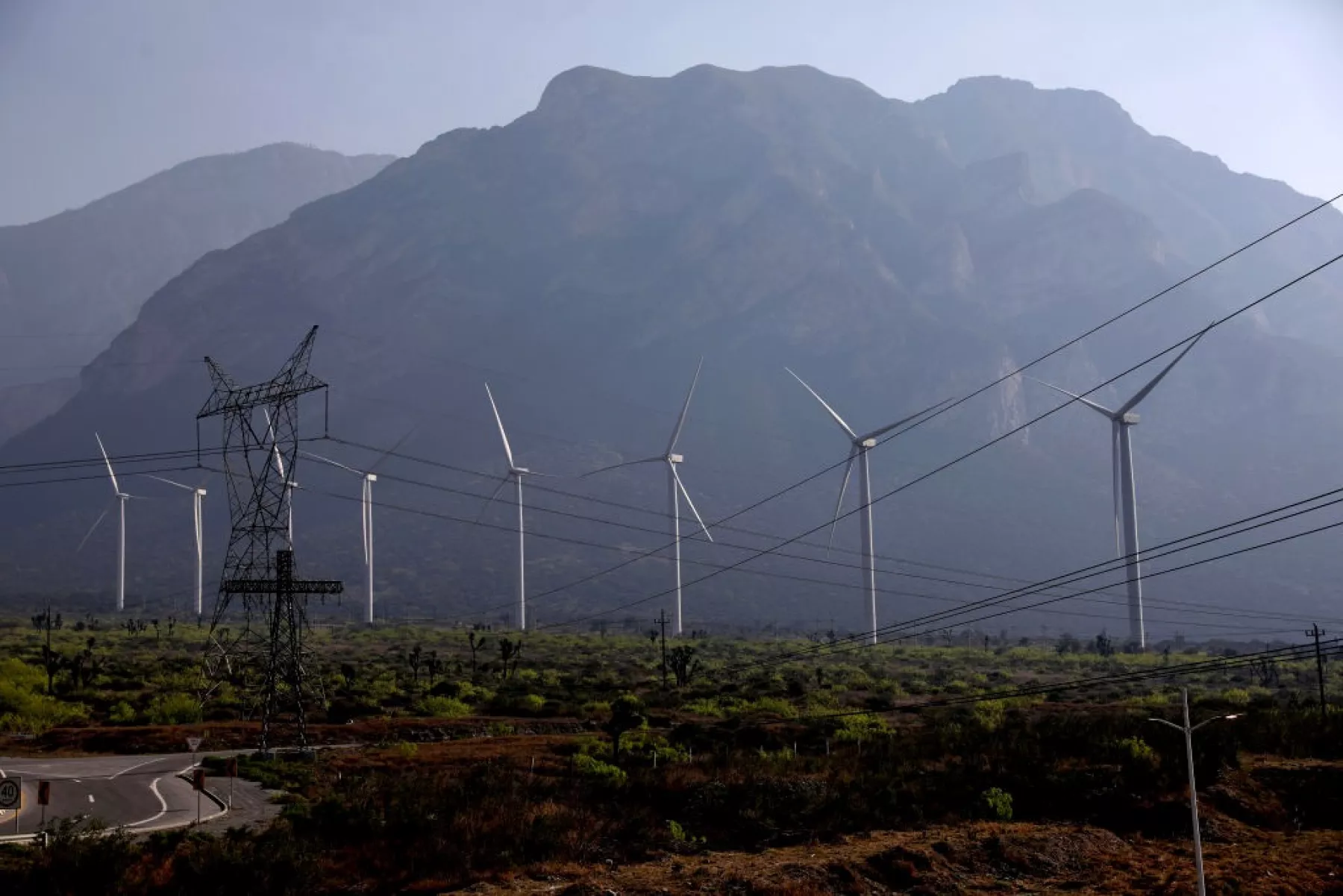 Las industrias en México crecen, pero el suministro eléctrico no
