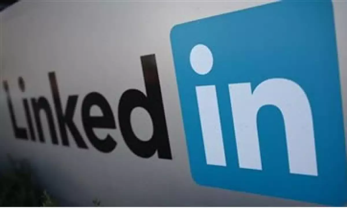 LinkedIn tiene tres fuentes de ingresos: Talent solutions, marketing y suscripciones de pago. (Foto: Reuters)