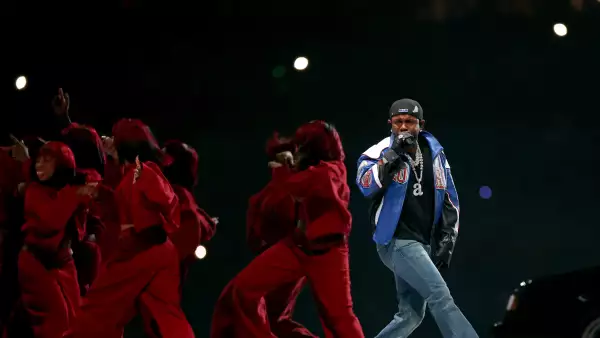 Kendrick Lamar en el medio tiempo del Super Bowl 2025