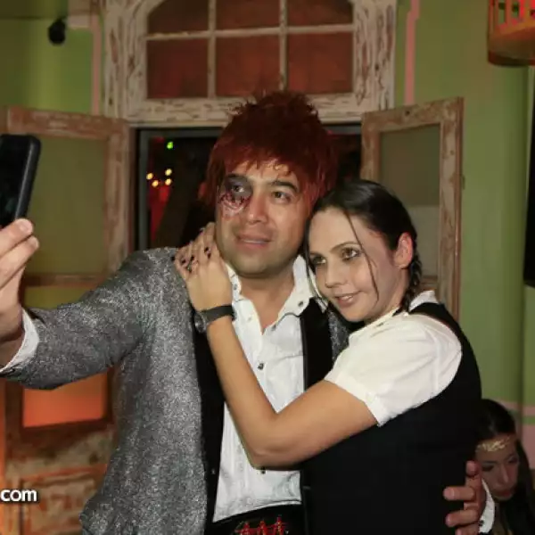 Carlos Robles,Karla Hachneister