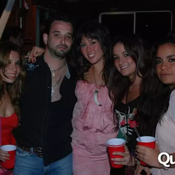 Fiesta en yate de Marcos Constandse