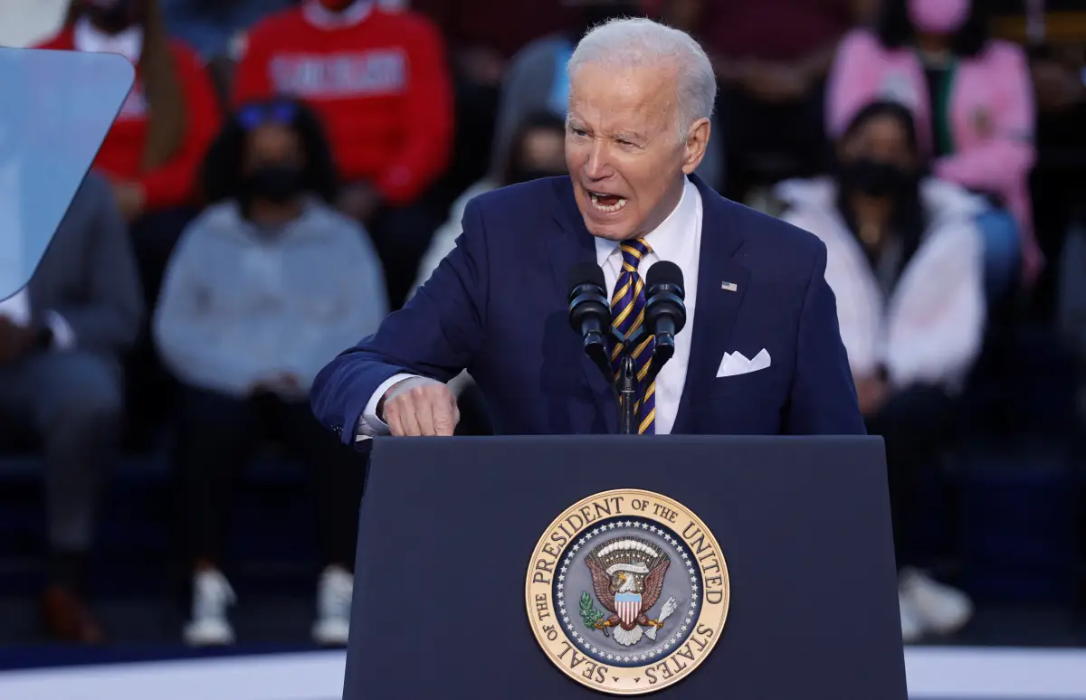 El presidente de Estados Unidos da un discurso en las gradas del Morehouse College y la Universidad Clark en la Universidad de Atlanta, Georgia. 