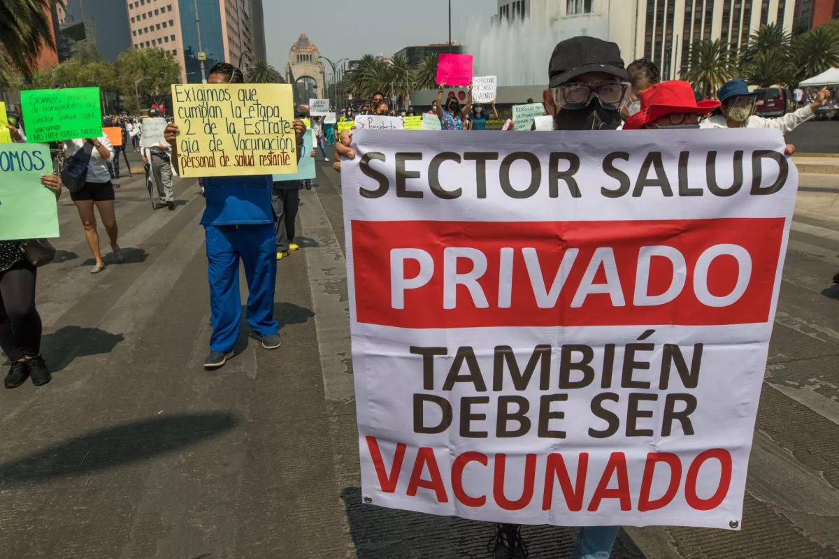Personal médico del sector privado en demanda de vacunas