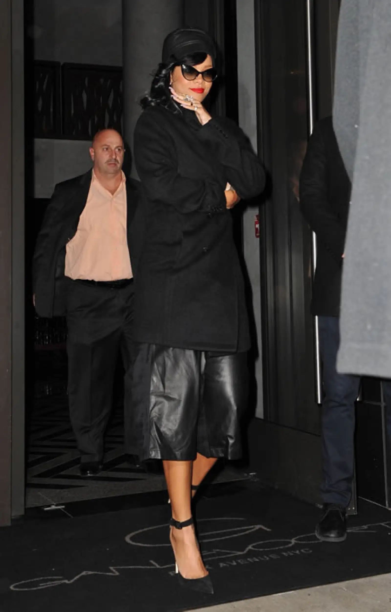 Para su tour 777 y sus últimas apariciones públicas Rihanna apostó por zapatos Manolo Blahnik.