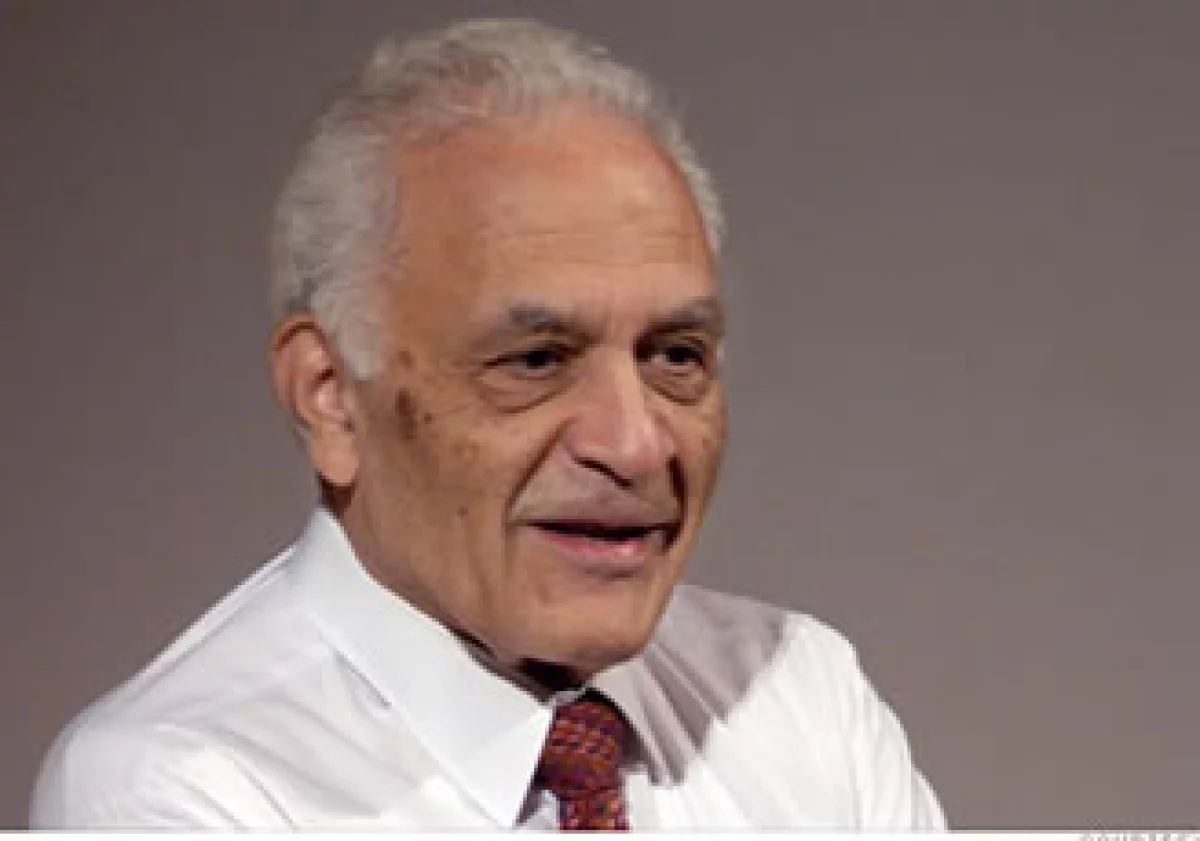 Bose cursó la licenciatura, la maestría y el doctorado en Ingeniería Eléctrica en el MIT. (Foto: CNNMoney)