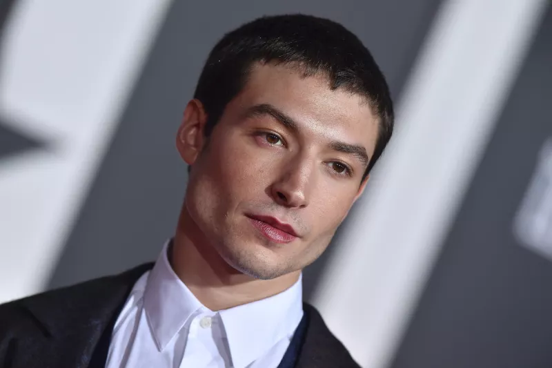Ezra-Miller 