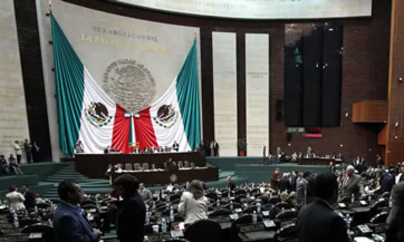 Una de los puntos que los legisladores modificaron en el Código Fiscal es que al no declarar impuestos, los contribuyentes podían cometer un delito. (Foto: Notimex)