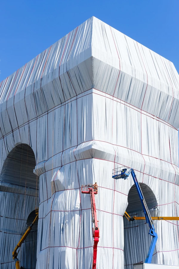 Foto: Shutterstock, L'Arc de Triomphe, Wrapped por Christo y Jeanne-Claude