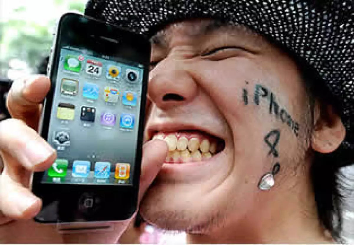 AT&T se ve beneficiado de la satisfacción que muestran los usuarios del iPhone con el teléfono, según expertos. (Foto: Cortesía Fortune)