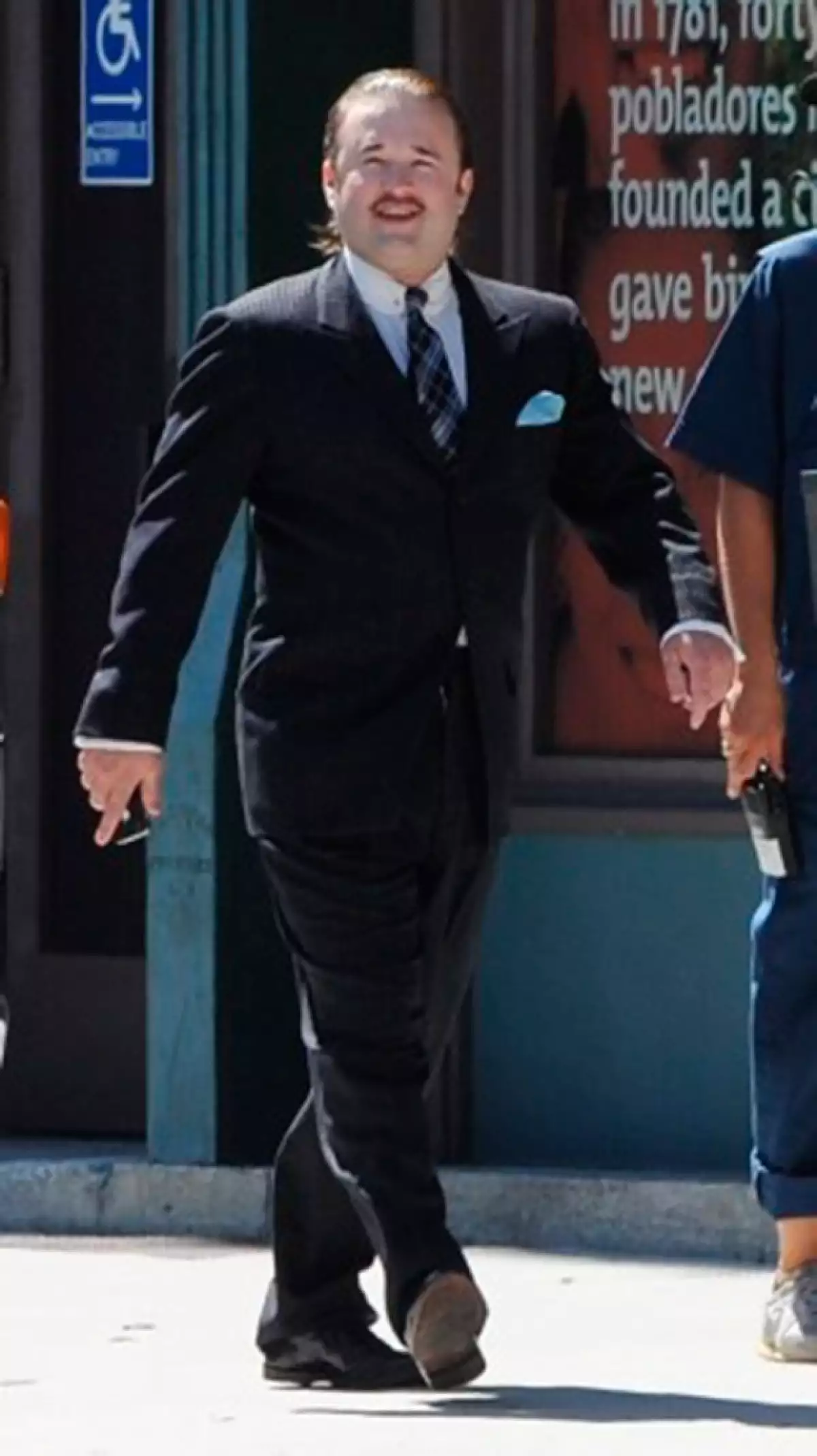 El actor fue captado durante la filmación de la cinta Yoga Horsers donde da vida a un nazi con sobrepeso.