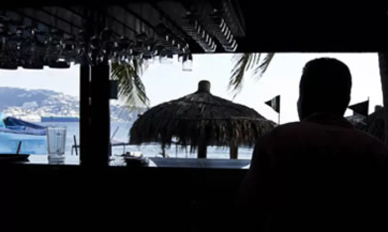 Policías locales exigen al Ayuntamiento de Acapulco mejores condiciones para ejercer su labor; los negocios, mayor seguridad. (Foto: Jesús Almazán)