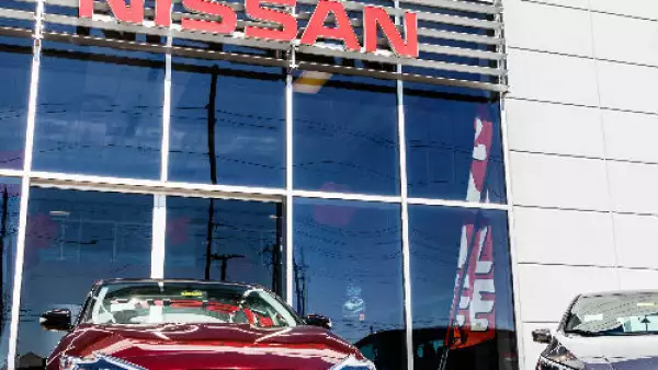 Nissan agencia de autos