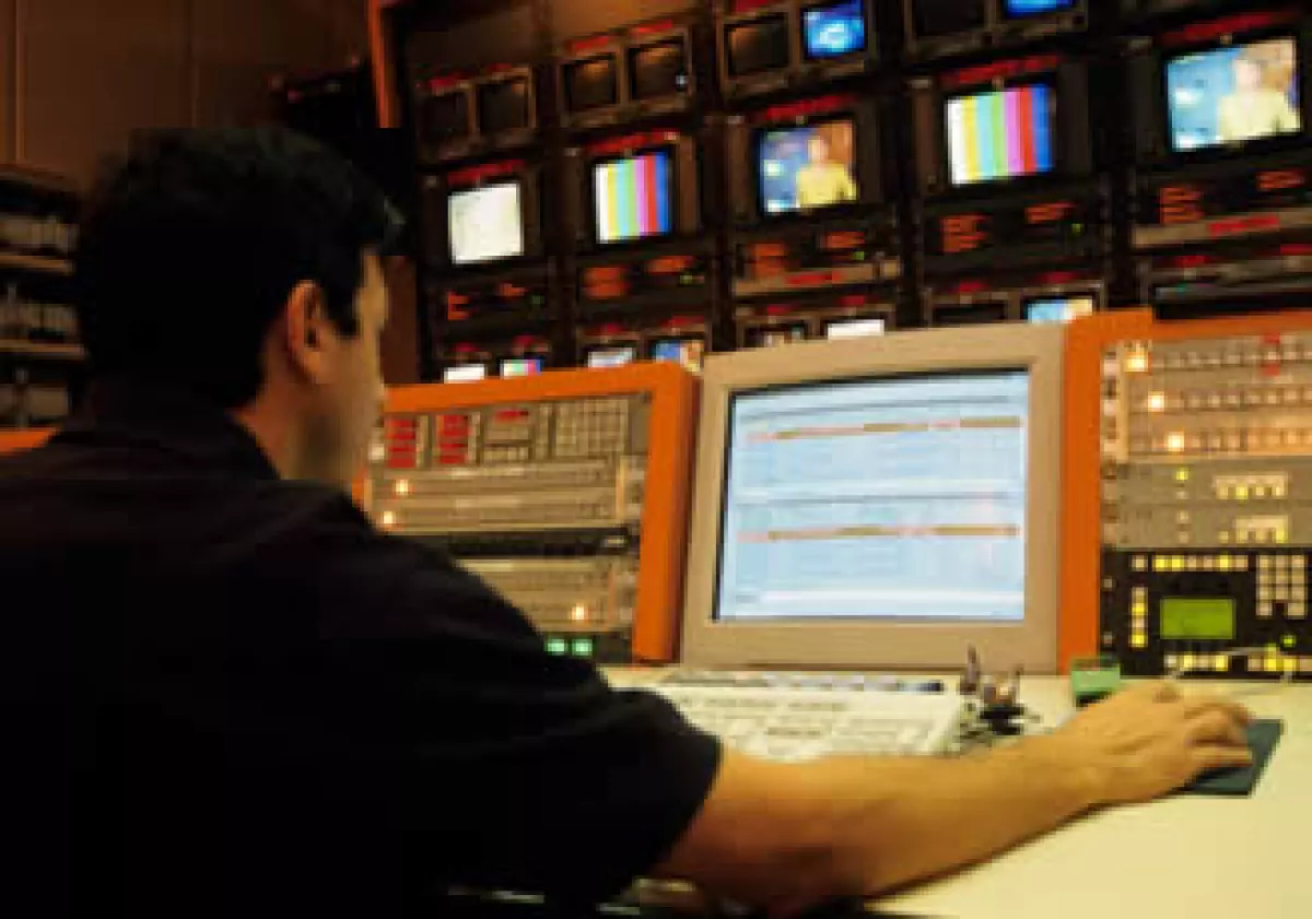 Televisa ya ofrece servicios de integrados de TV restringida, telefonía fija y acceso a Internet en México. (Archivo)