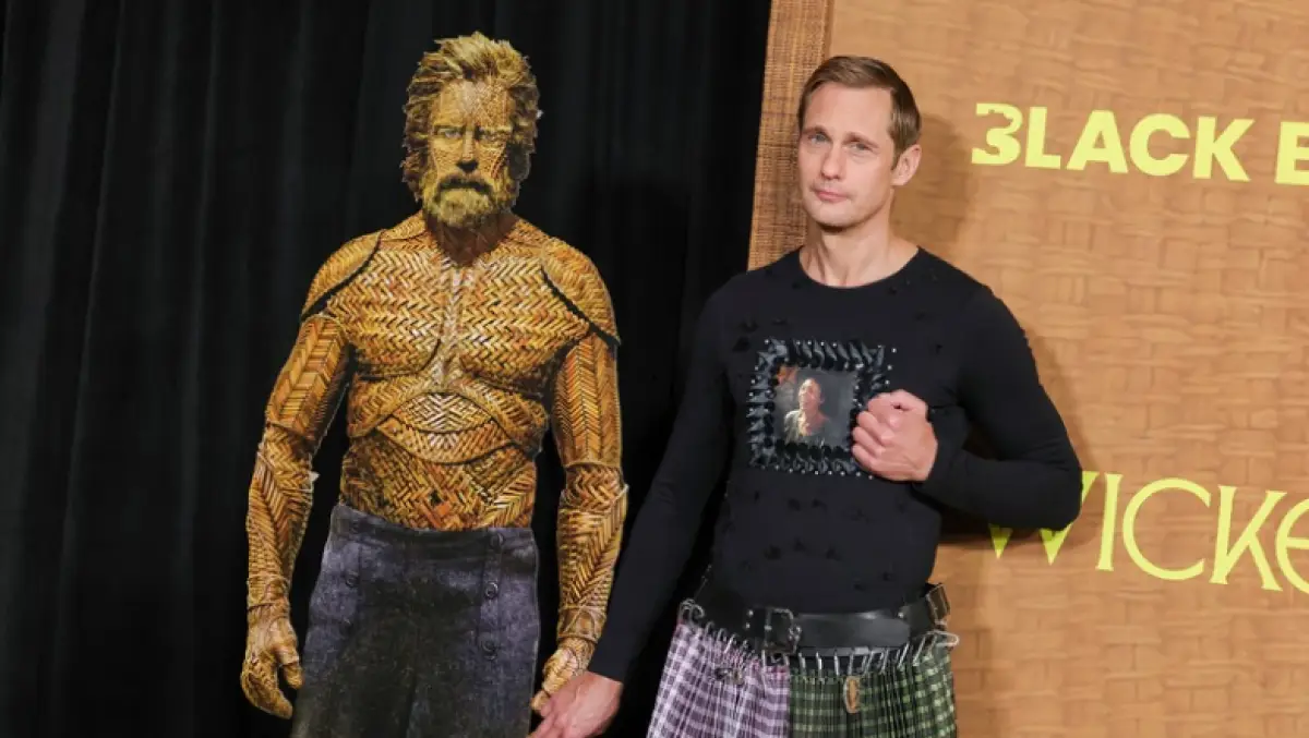 alexander skarsgard wicker .png