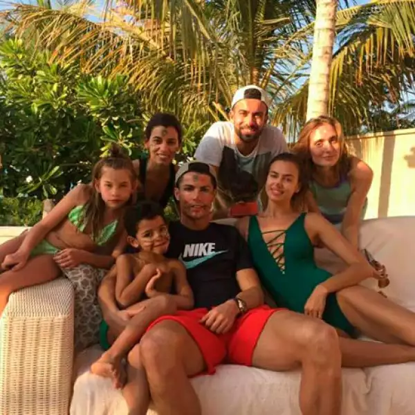 Cristinano Ronaldo se encuentra pasando un cálido invierno junto a su familia.