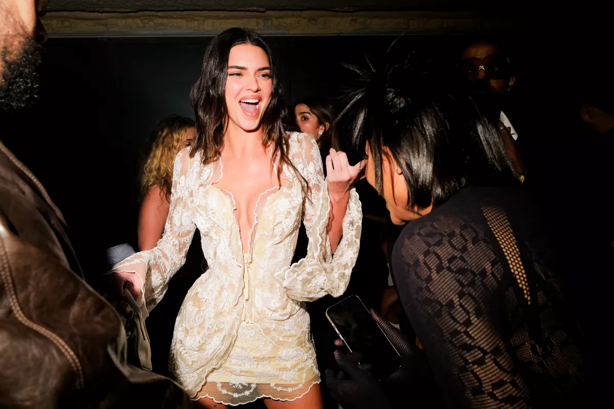 APRESMET 2: PRESENTED BY CARLOS NAZARIO, EMILY RATAJKOWSKI, FRANCESCO RISSO, PALOMA ELSESSER, RAUL LOPEZ, RENELL MEDRANO AND WSA