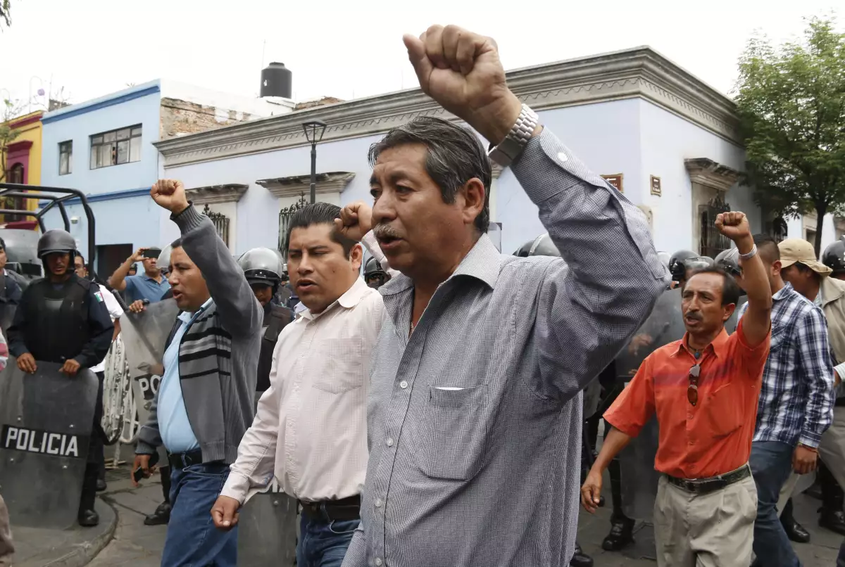 El líder de la CNTE aseguró que recurrió a recursos legales para evitar su detención ante la constante negativa a la reforma educativa.