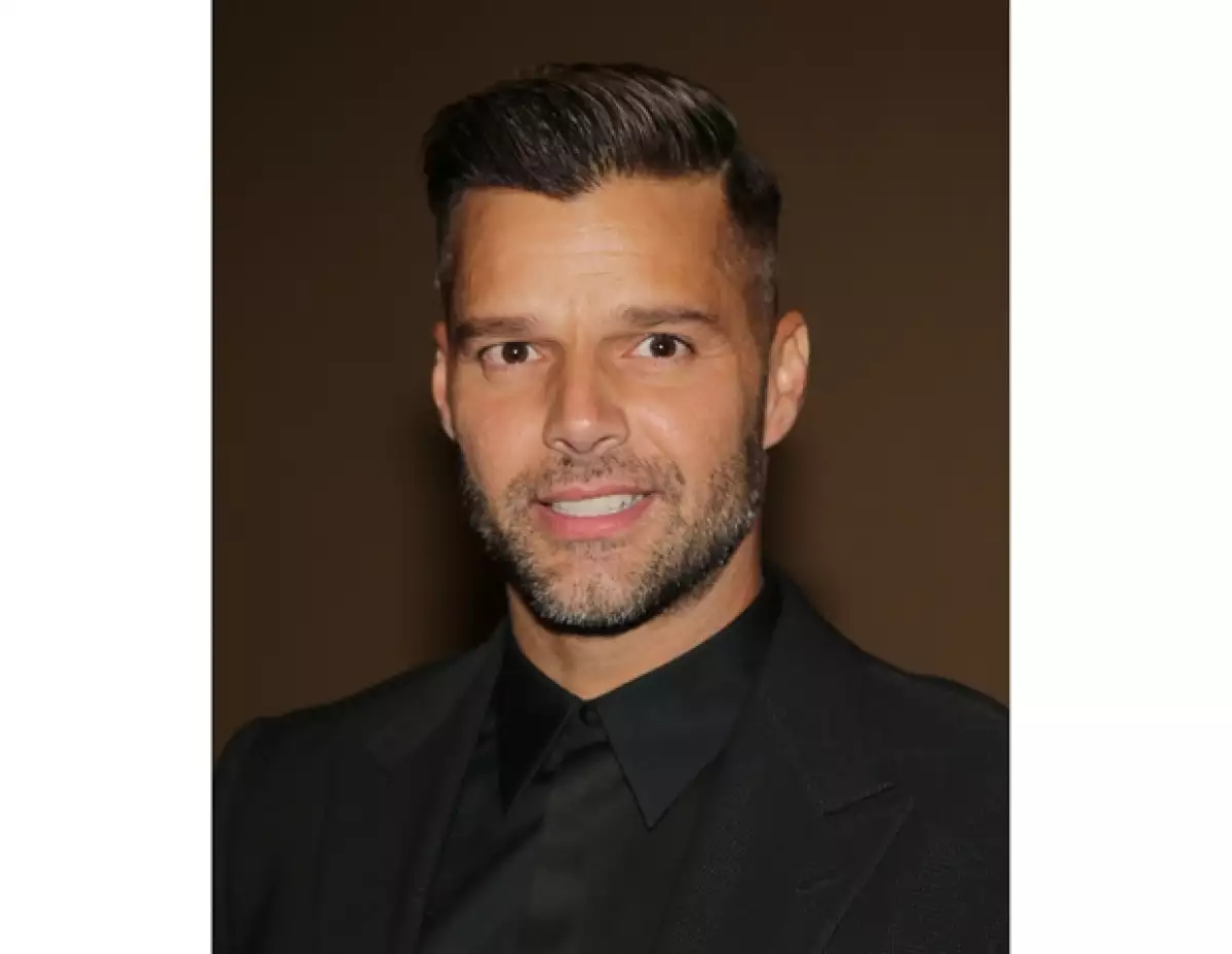 Según el cantante Matteo y Valentino tienen un chip más evolucionado porque pertenecen a una generación en la que las diversas tendencias sexuales están aceptadas.
