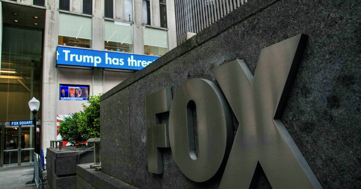 Fox, eski Meksika Meksika'sını adını izni olmadan kullanmasını istiyor