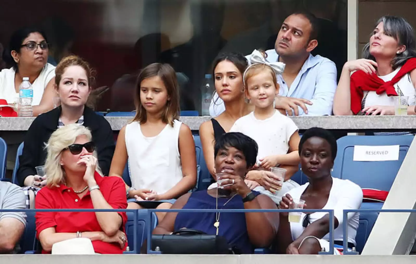 Jessica Alba asistió a ver los partidos acompañada de sus hijas.