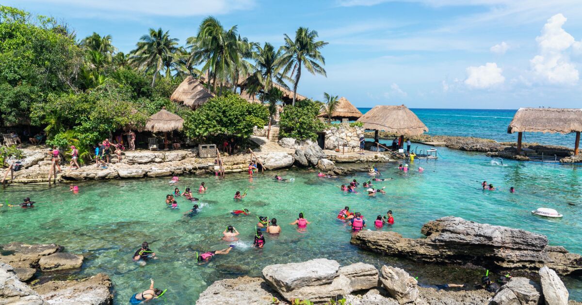 Profeco kolektif eylemle üç Grupo Xcaret markasına karşı çıkıyor