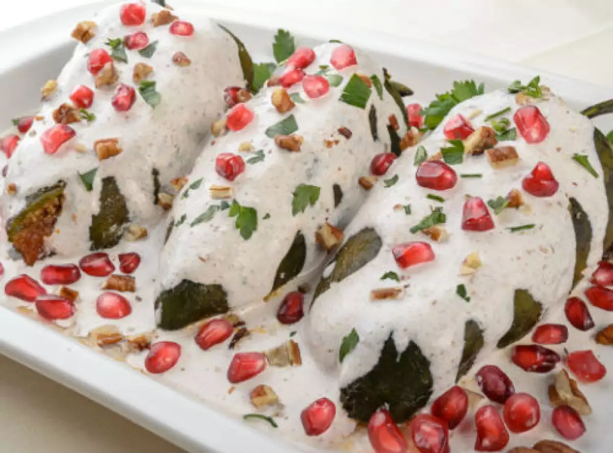 chiles en nogada