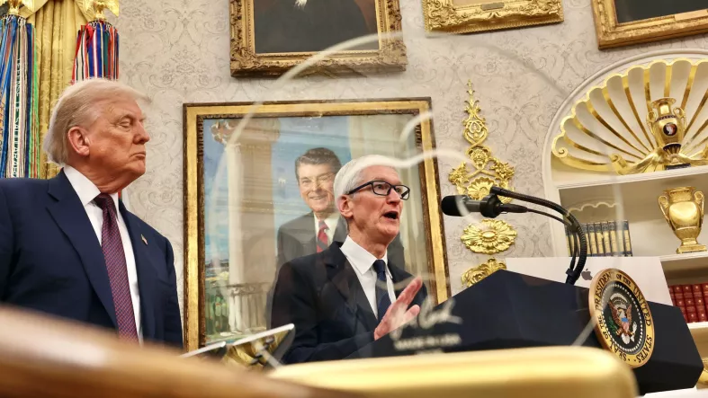 Apple cumple la petición de Trump y ya fabrica servidores de IA en Estados Unidos