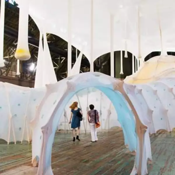 El mundo sensorial del brasileño Ernesto Neto