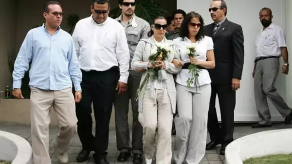 Su mamá, su tía y familiares de los Farah le dieron el último adiós a la pequeña de cuatro años que falleció víctima de asfixia.