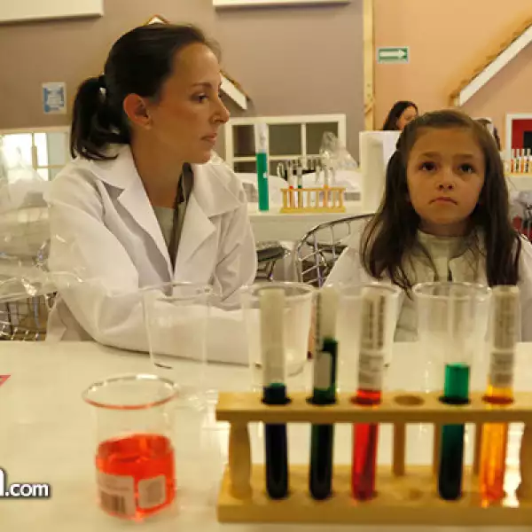 Alejandra y Ana Sofía Treidade