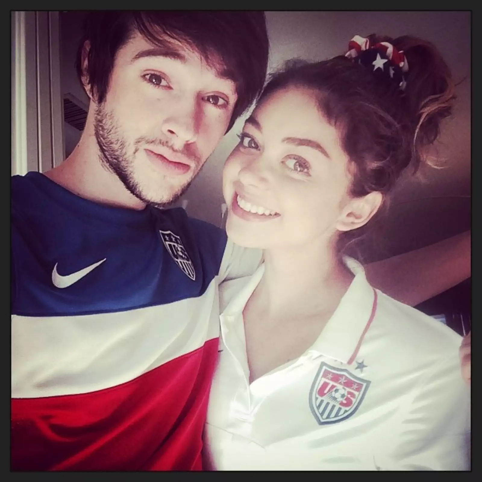 Sarah Hyland y su novio, Matt Prokop, apoyaron a su equipo hasta el final.