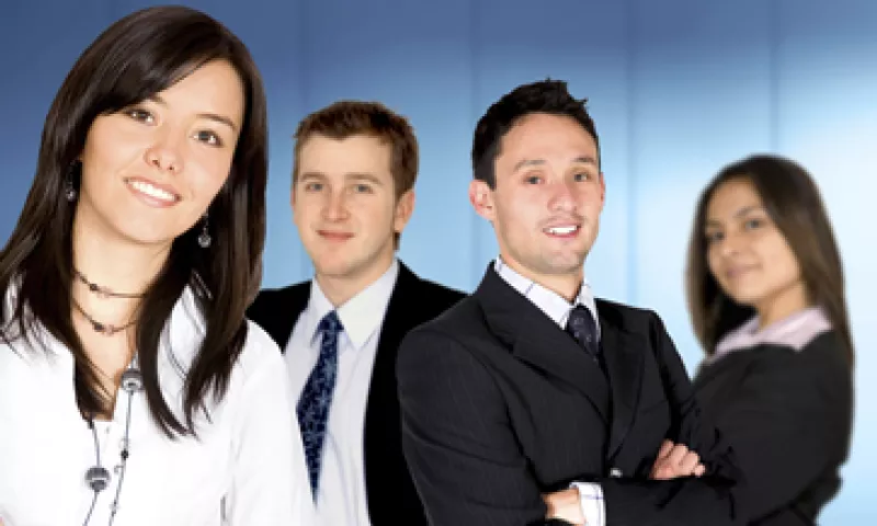 La mayoría de los profesionistas piensa, tras una crisis, en especializarse, y lo hacen en su campo de trabajo y en la organización donde están. (Foto: Photos to go)