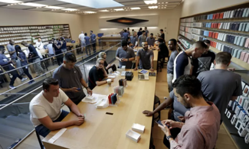 Los iPhone 6s y 6s Plus llegaron a las tiendas el viernes pasado. (Foto: Reuters )