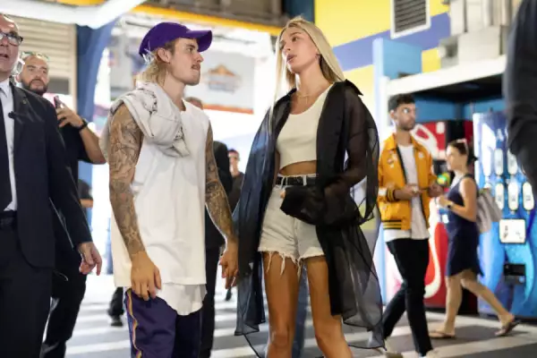 Justin Bieber y Hailey Baldwin(1)