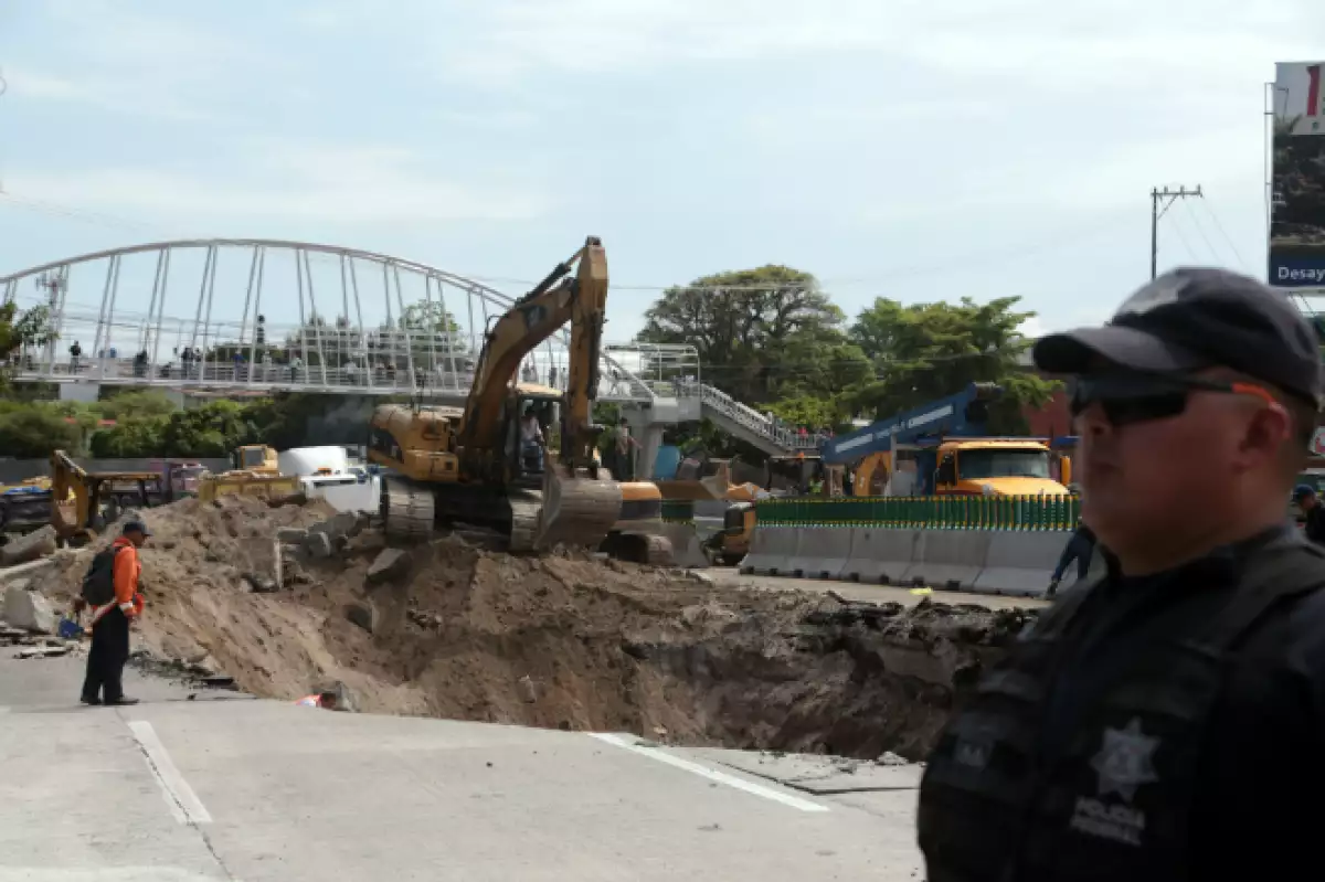 socavon cuernavaca paso exprés