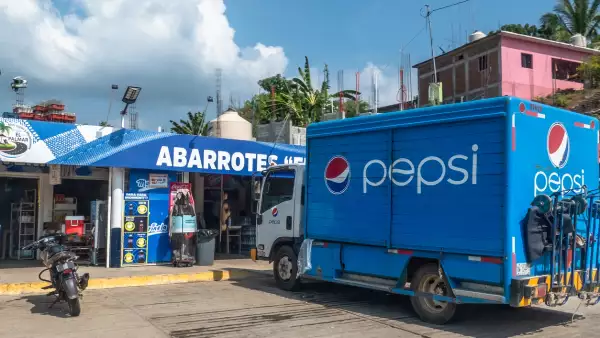 camion-de-pepsi-en-tienda-de-abarrotes