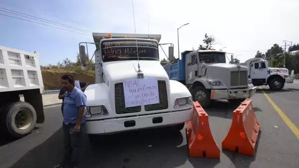 En protesta.