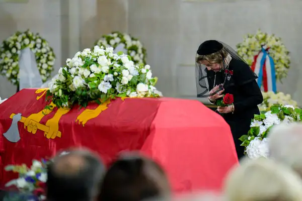 Ciudadanos y figuras políticas en el funeral del Rey Harald V.