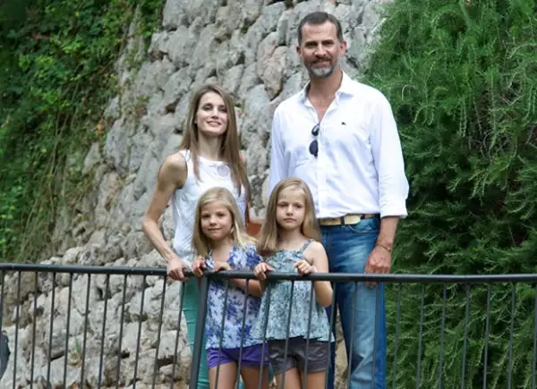 De divorciarse, las niñas Leonor y Sofía quedarían bajo custodia de su padre.